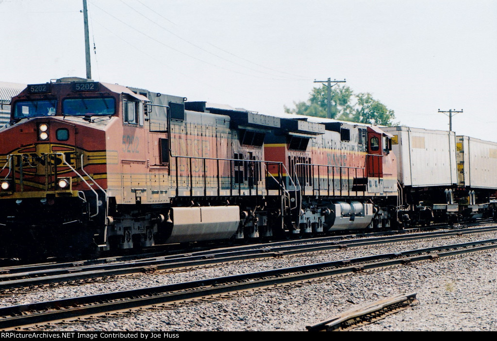 BNSF 5202 West